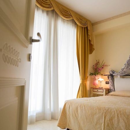 Appartamento Du Lac 1 Desenzano del Garda Kültér fotó