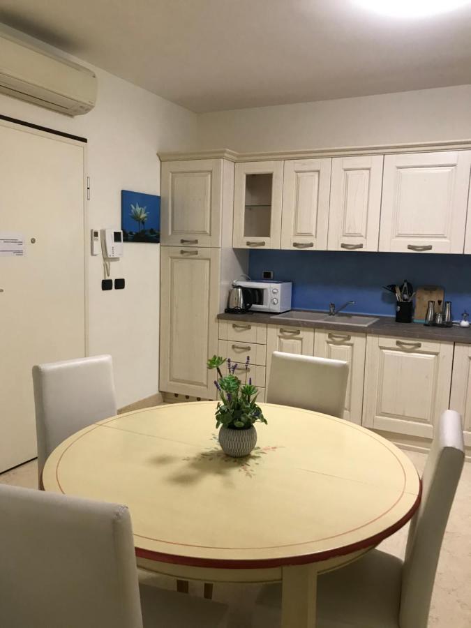 Appartamento Du Lac 1 Desenzano del Garda Kültér fotó